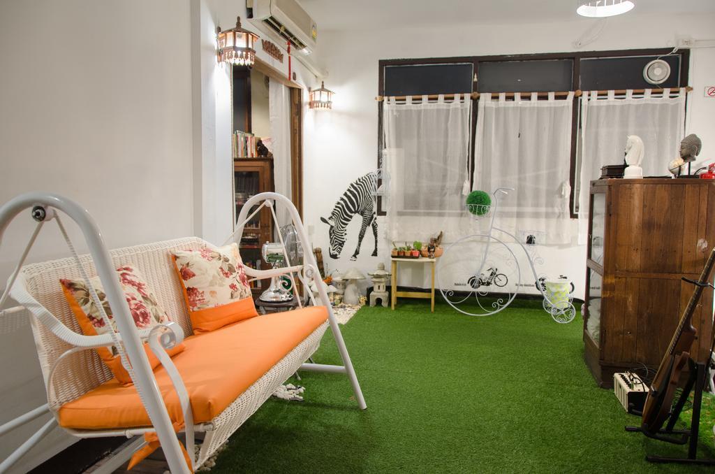 Bed And Butler Hostel Bangkok Exteriér fotografie