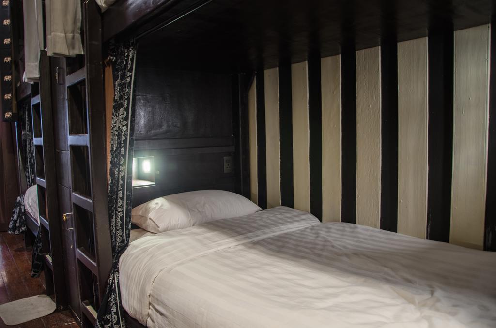 Bed And Butler Hostel Bangkok Exteriér fotografie