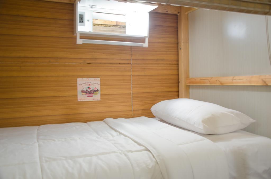 Bed And Butler Hostel Bangkok Exteriér fotografie